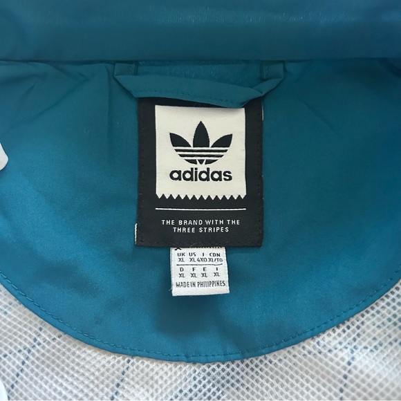 Vintage Adidas Windbreaker Jacket - Picture 2 of 4